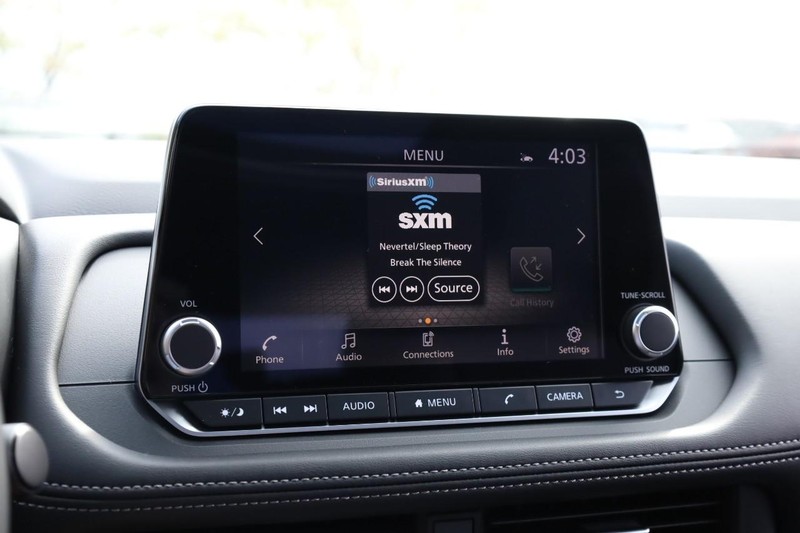 Nissan Rogue Vehicle Full-screen Gallery Image 13