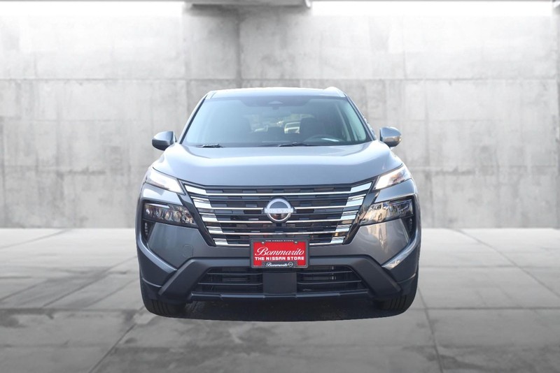 Nissan Rogue Vehicle Image 04