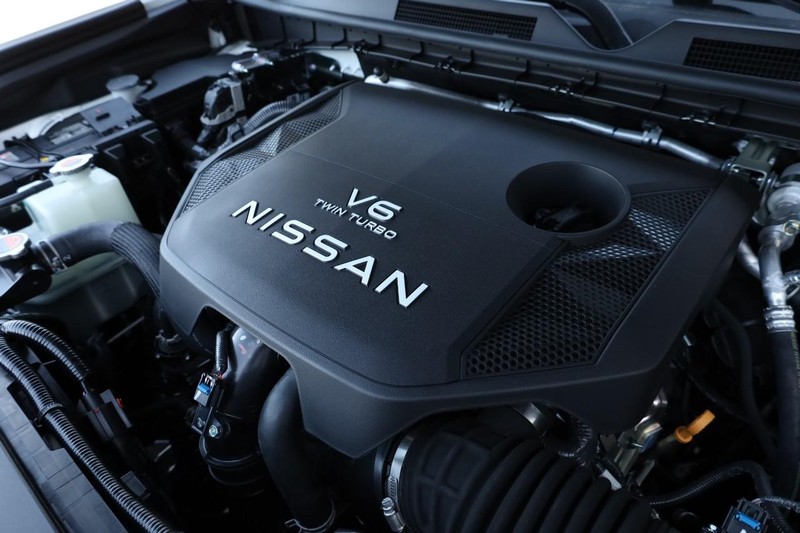 Nissan Armada Vehicle Full-screen Gallery Image 32