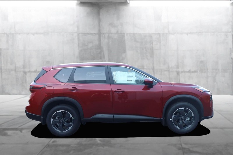 Nissan Rogue Vehicle Full-screen Gallery Image 5