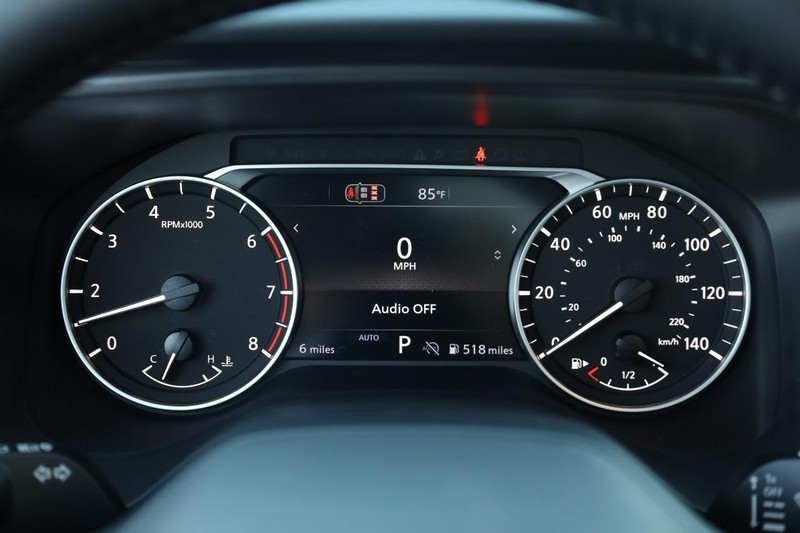 Nissan Rogue Vehicle Full-screen Gallery Image 12