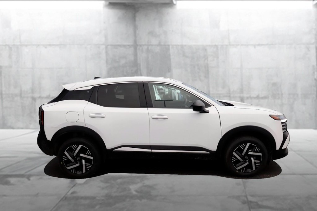 Nissan Kicks Vehicle Image 05