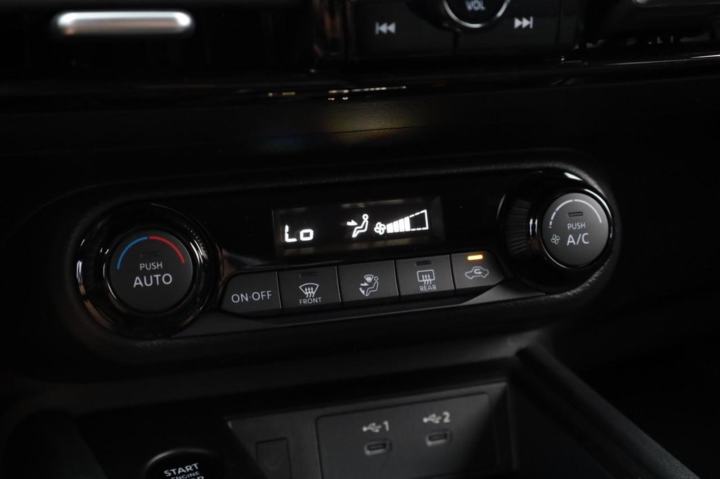 Nissan Kicks Vehicle Image 14