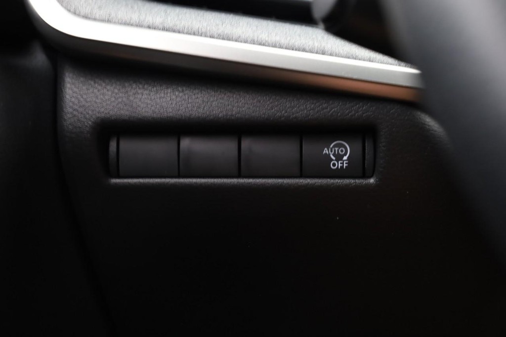 Nissan Kicks Vehicle Image 19