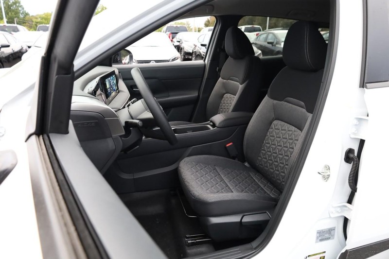 Nissan Kicks Vehicle Full-screen Gallery Image 8