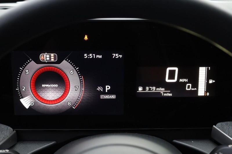 Nissan Kicks Vehicle Full-screen Gallery Image 10