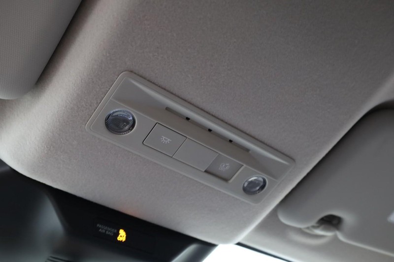 Nissan Kicks Vehicle Full-screen Gallery Image 17