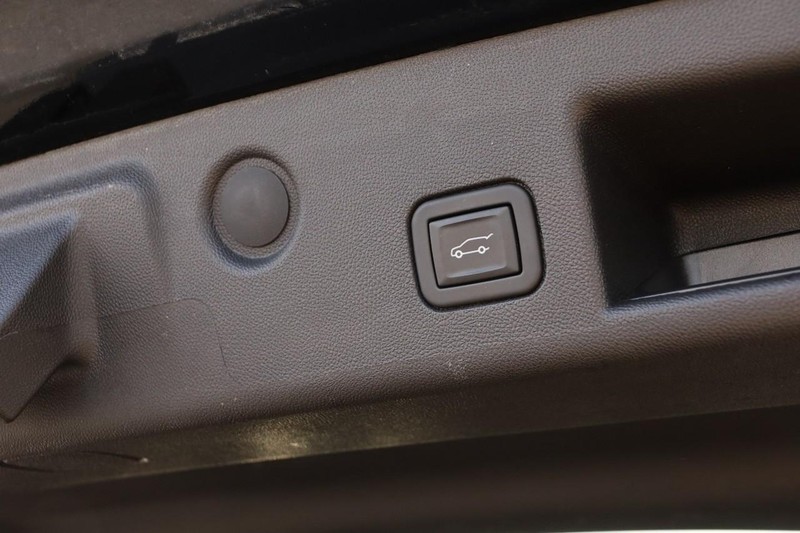 Chevrolet Equinox Vehicle Full-screen Gallery Image 08