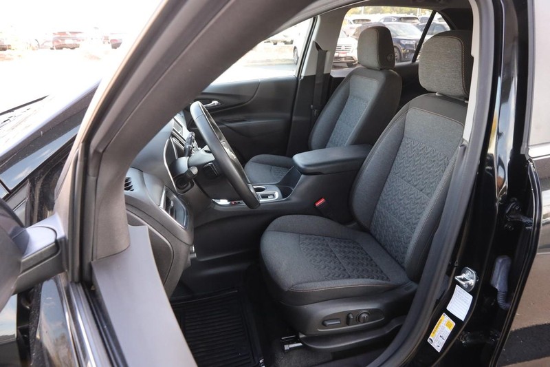 Chevrolet Equinox Vehicle Full-screen Gallery Image 09