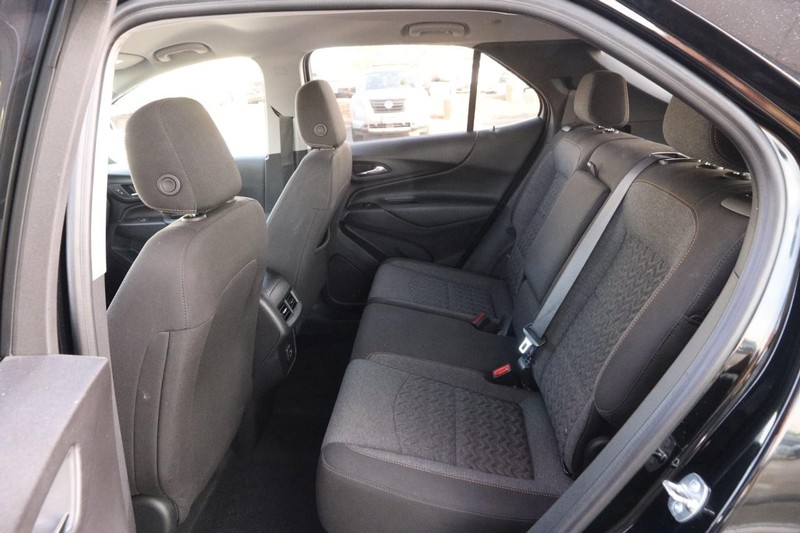 Chevrolet Equinox Vehicle Full-screen Gallery Image 10