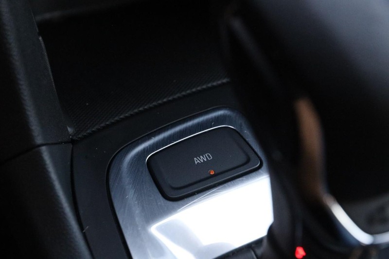 Chevrolet Equinox Vehicle Full-screen Gallery Image 19