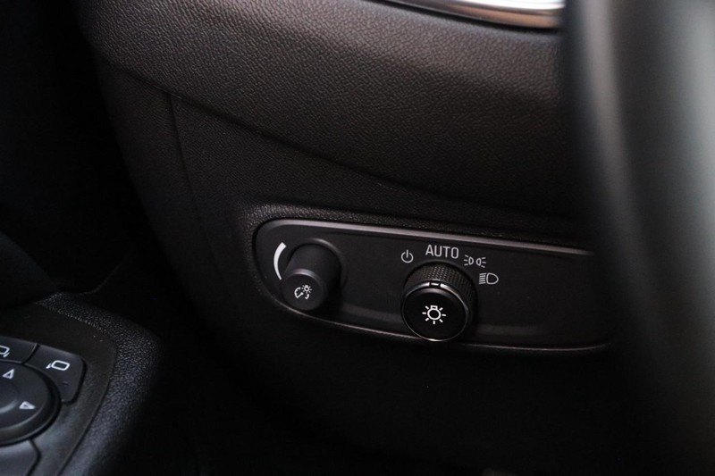 Chevrolet Equinox Vehicle Full-screen Gallery Image 20