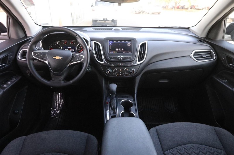 Chevrolet Equinox Vehicle Full-screen Gallery Image 21