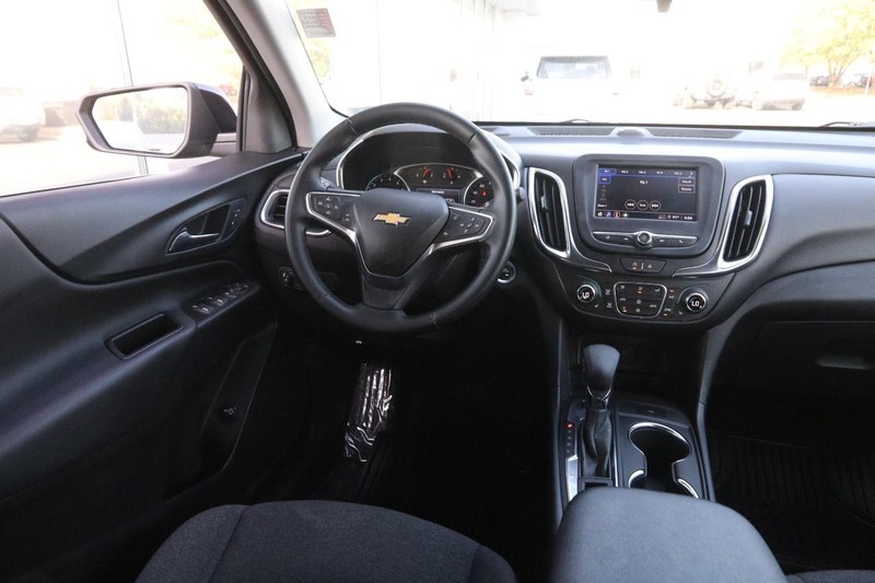 Chevrolet Equinox Vehicle Full-screen Gallery Image 22