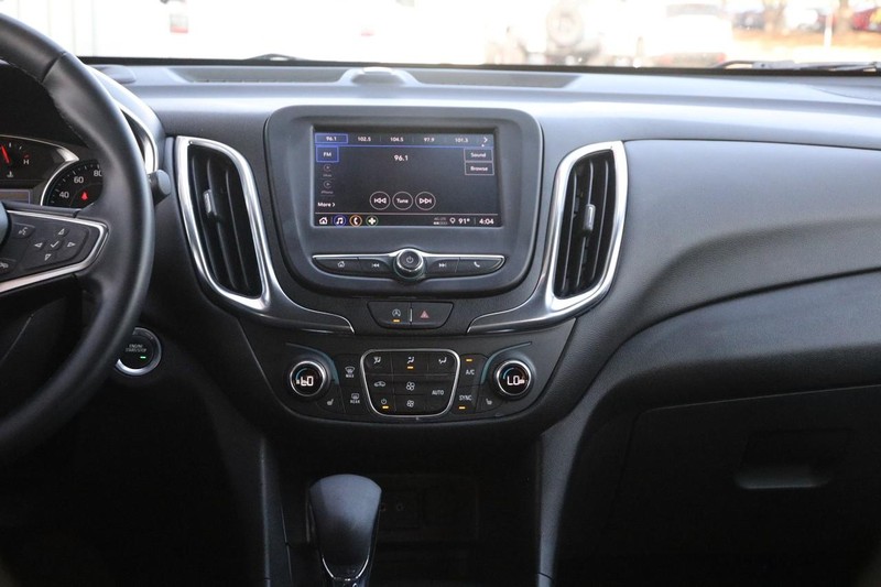 Chevrolet Equinox Vehicle Full-screen Gallery Image 24