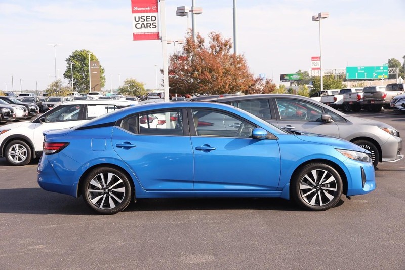 Nissan Sentra Vehicle Image 05