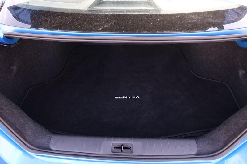 Nissan Sentra Vehicle Image 07