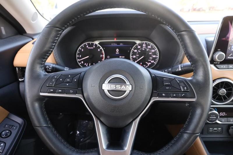 Nissan Sentra Vehicle Image 11