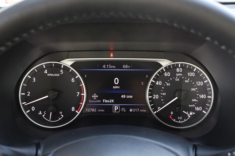 Nissan Sentra Vehicle Image 14