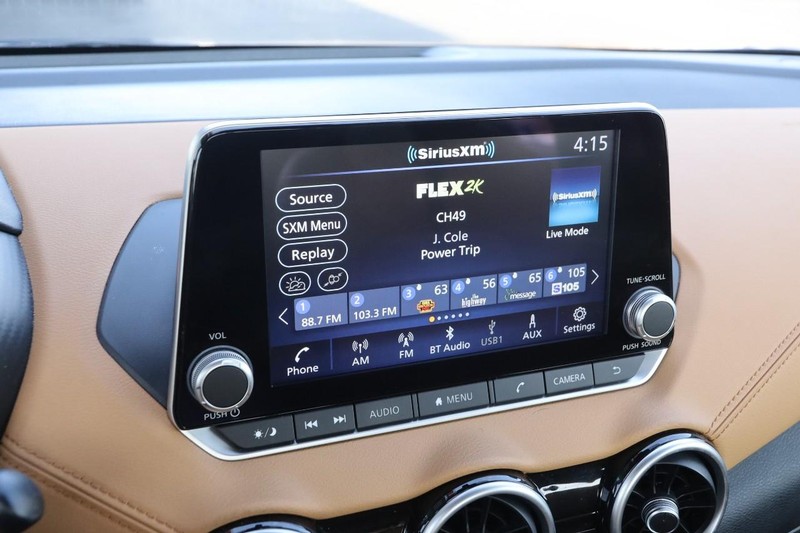 Nissan Sentra Vehicle Image 15