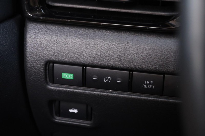 Nissan Sentra Vehicle Image 19