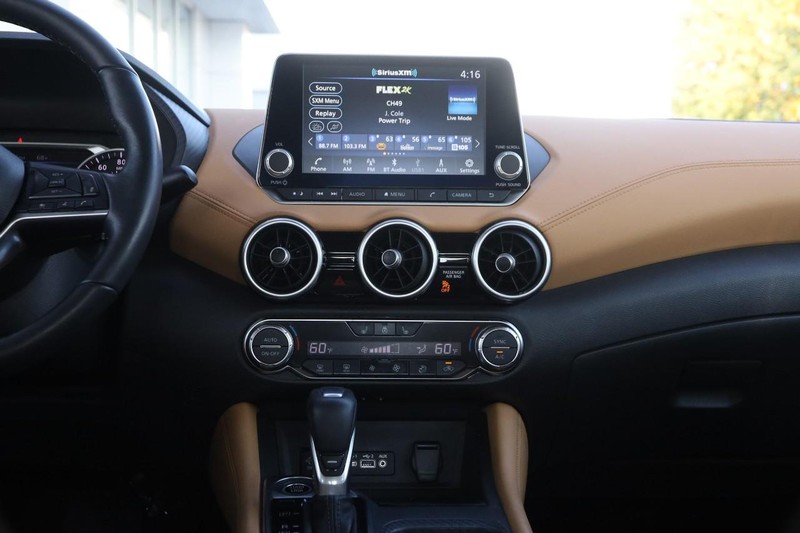 Nissan Sentra Vehicle Image 23