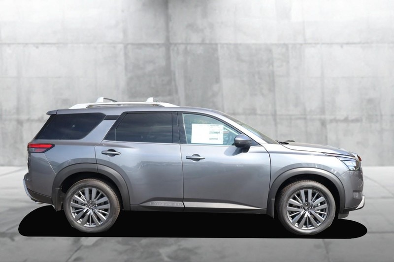 Nissan Pathfinder Vehicle Full-screen Gallery Image 5