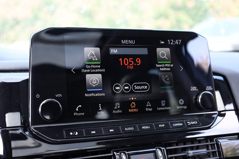 Nissan Pathfinder Vehicle Full-screen Gallery Image 15