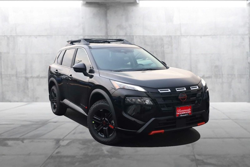 Nissan Rogue Vehicle Image 02