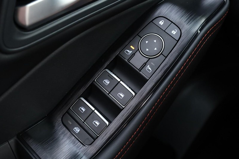 Nissan Rogue Vehicle Image 17