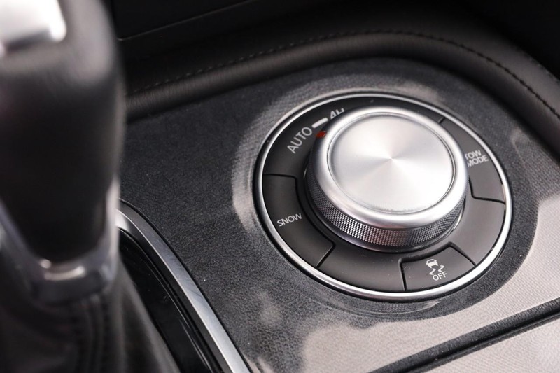 Nissan Armada Vehicle Image 19