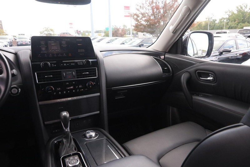 Nissan Armada Vehicle Image 25