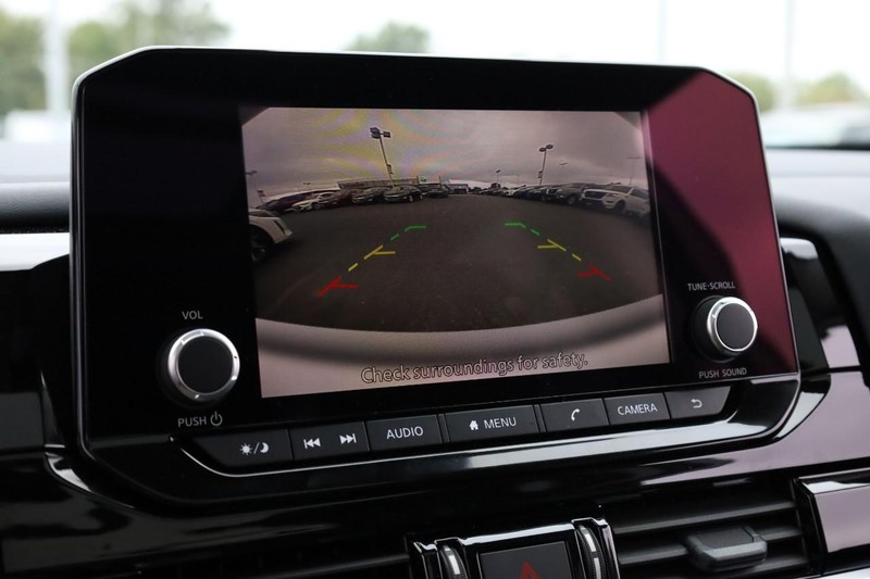 Nissan Pathfinder Vehicle Full-screen Gallery Image 16