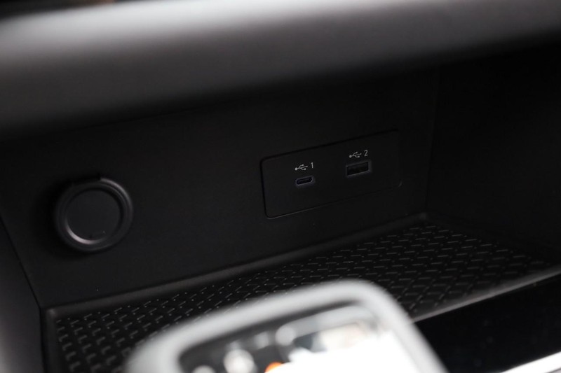 Nissan Pathfinder Vehicle Full-screen Gallery Image 18