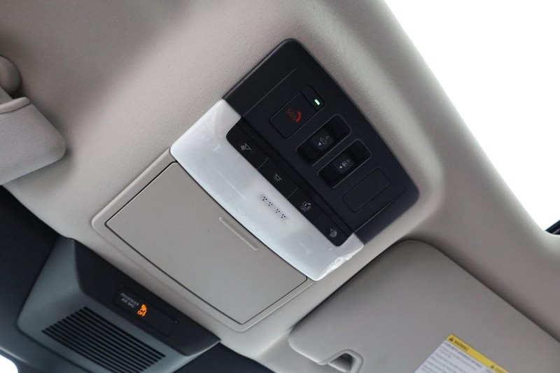 Nissan Pathfinder Vehicle Full-screen Gallery Image 20