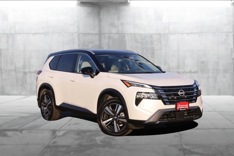 Nissan Rogue Vehicle Image 02