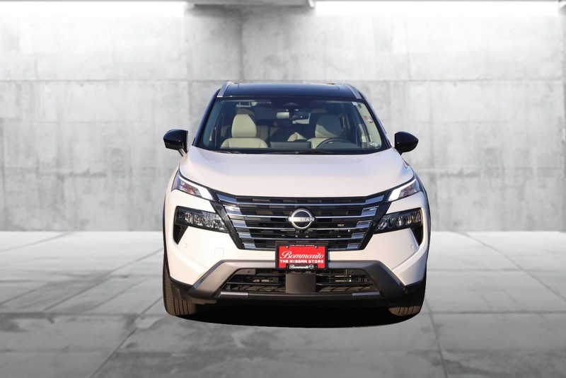 Nissan Rogue Vehicle Image 04