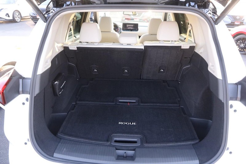 Nissan Rogue Vehicle Image 07