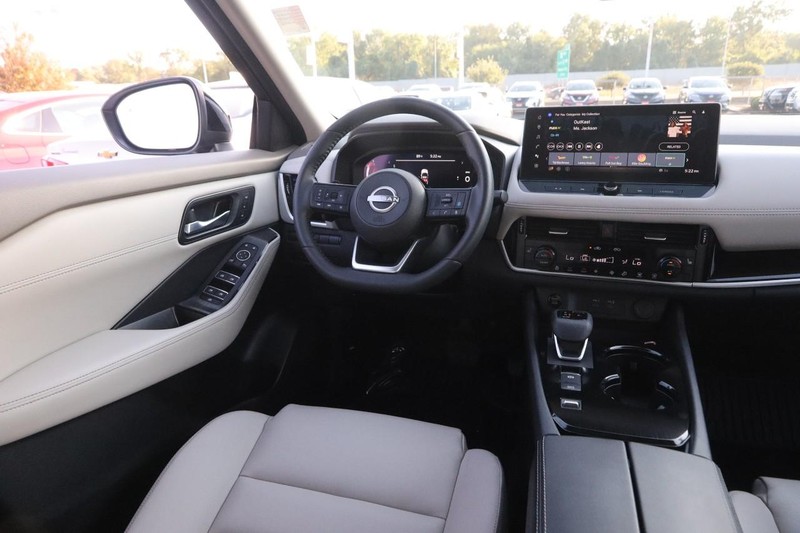 Nissan Rogue Vehicle Image 22