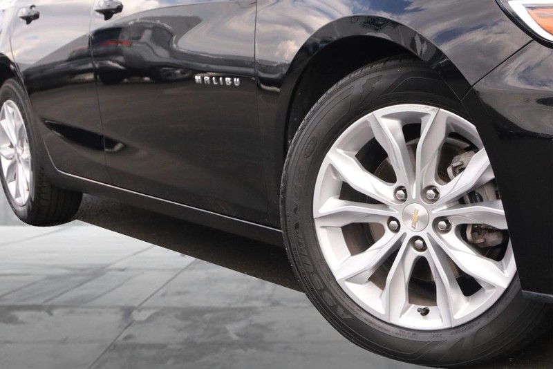 Chevrolet Malibu Vehicle Full-screen Gallery Image 03