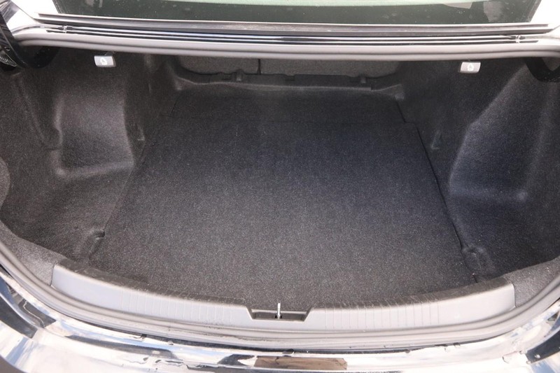 Chevrolet Malibu Vehicle Full-screen Gallery Image 07