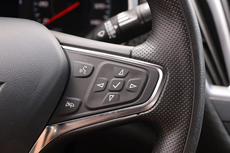 Chevrolet Malibu Vehicle Full-screen Gallery Image 12