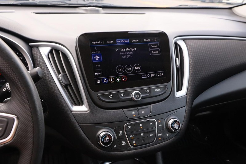 Chevrolet Malibu Vehicle Full-screen Gallery Image 15