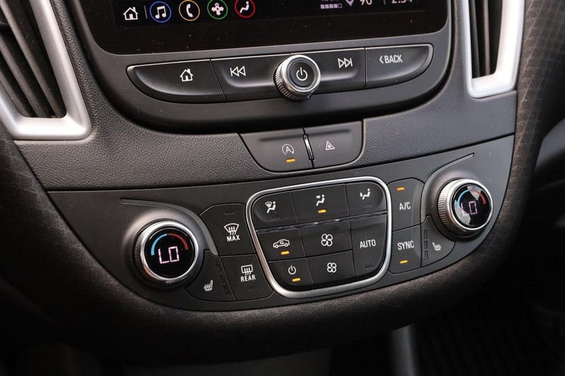 Chevrolet Malibu Vehicle Full-screen Gallery Image 17