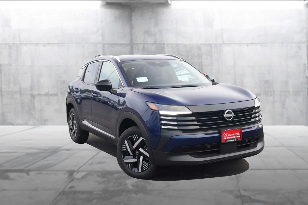 Nissan Kicks Vehicle Image 02