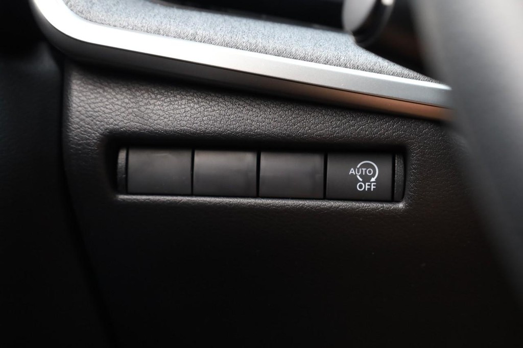 Nissan Kicks Vehicle Image 19