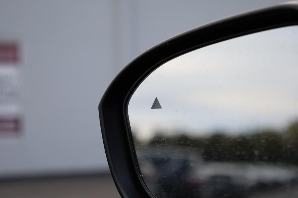 Nissan Kicks Vehicle Image 20