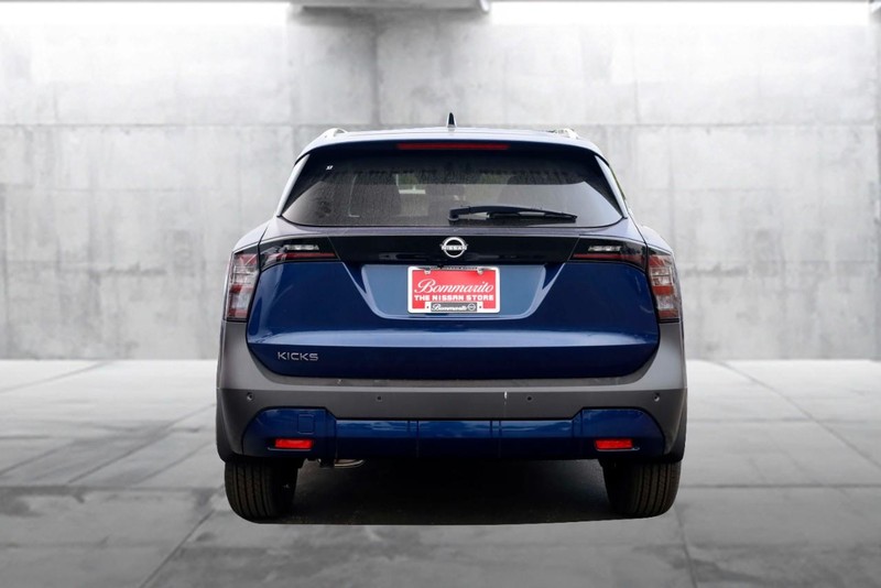 Nissan Kicks Vehicle Image 06