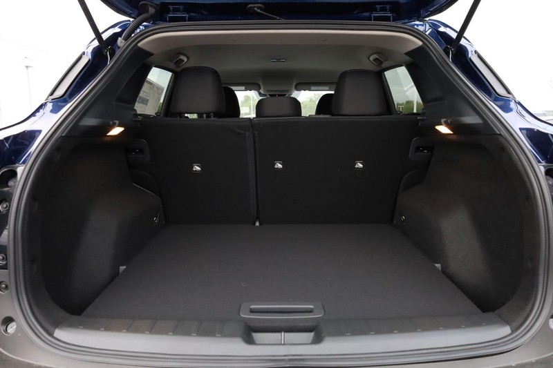 Nissan Kicks Vehicle Image 07