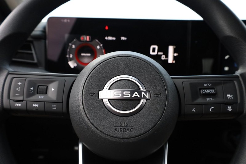 Nissan Kicks Vehicle Image 09